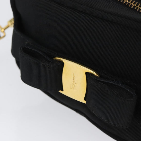 Salvatore Ferragamo Schoudertas Nylon Zwart Goud Auth BA10654