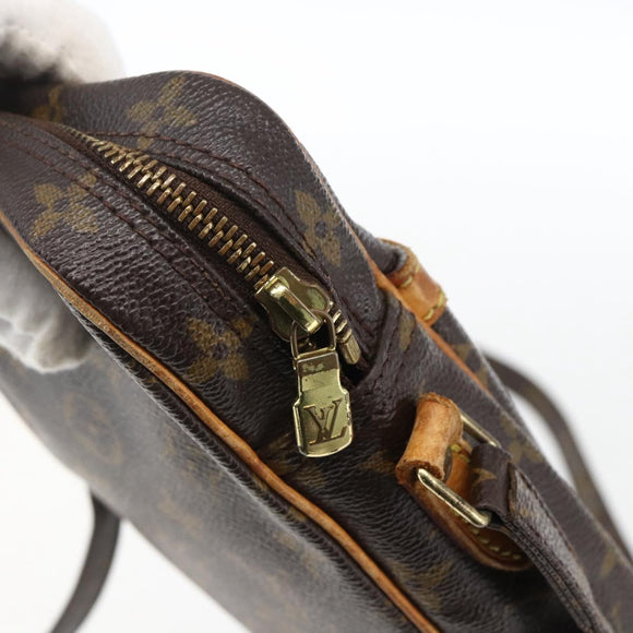 LOUIS VUITTON Monogram Danube Umhängetasche M45266 LV Auth BA10678