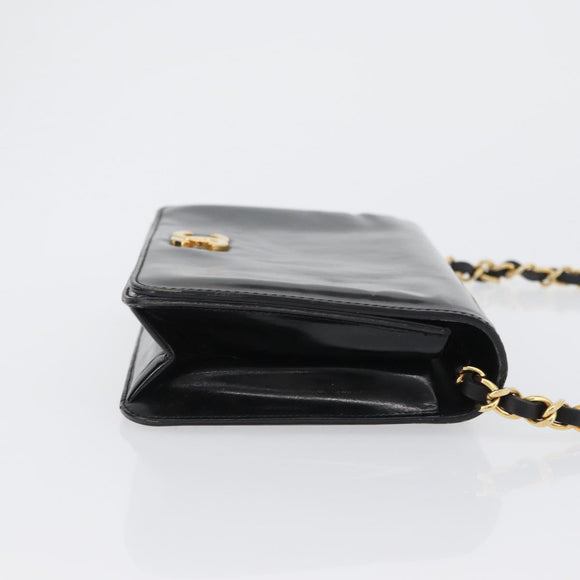 CHANEL Chain Schoudertas Lakleer Zwart Goud CC Auth BA10760