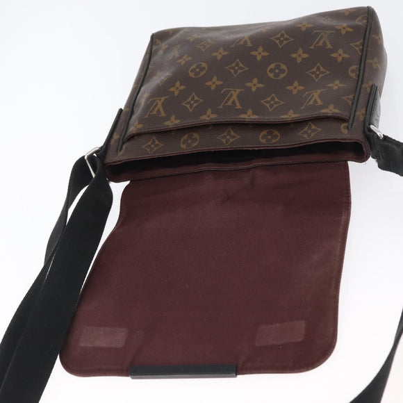LOUIS VUITTON Monogram District PM Umhängetasche M40935 LV Auth BA10866