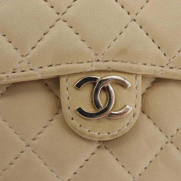 CHANEL Matelasse Pouch Lamsleer Beige Goud CC Auth BA10922