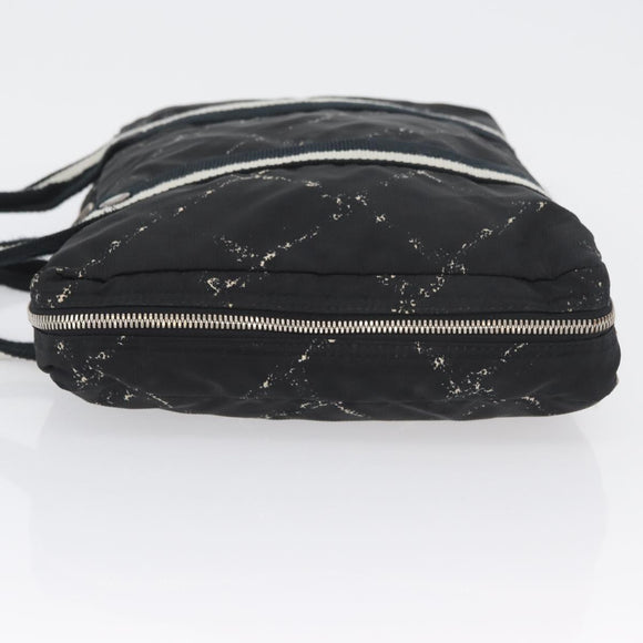 CHANEL New Travel Line Handtasche Nylon Schwarz CC Auth BA11357
