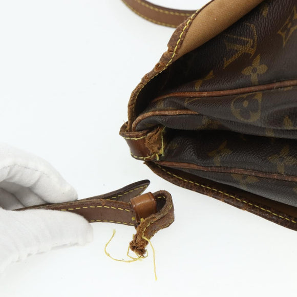 LOUIS VUITTON Monogram Saumur 30 Shoulder Bag M42256 LV Auth BA12118