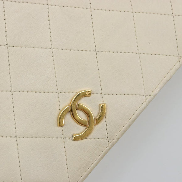 CHANEL Matelasse Chain Schoudertas Lamsleer Wit Goud CC Auth BA12264