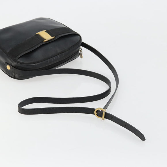 Salvatore Ferragamo Vala Shoulder Bag Leather Black Gold Auth BA12552