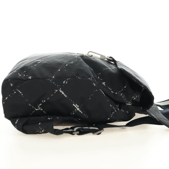 CHANEL Neue Reiselinie Rucksack Nylon Schwarz CC Auth BA12647V