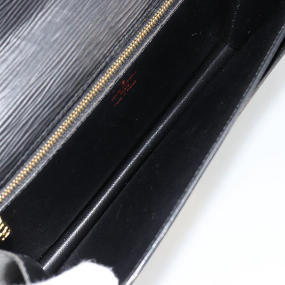 LOUIS VUITTON Epi Serie Dragonne Clutch Bag Black Noir M52612 LV Auth BA12736