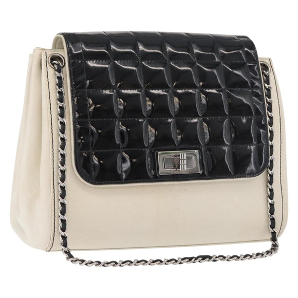 CHANEL Choco Bar Chain Shoulder Bag Leather White Silver black CC Auth BA13099A