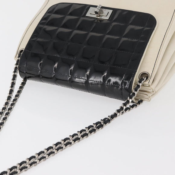 CHANEL Choco Bar Chain Shoulder Bag Leather White Silver black CC Auth BA13099A