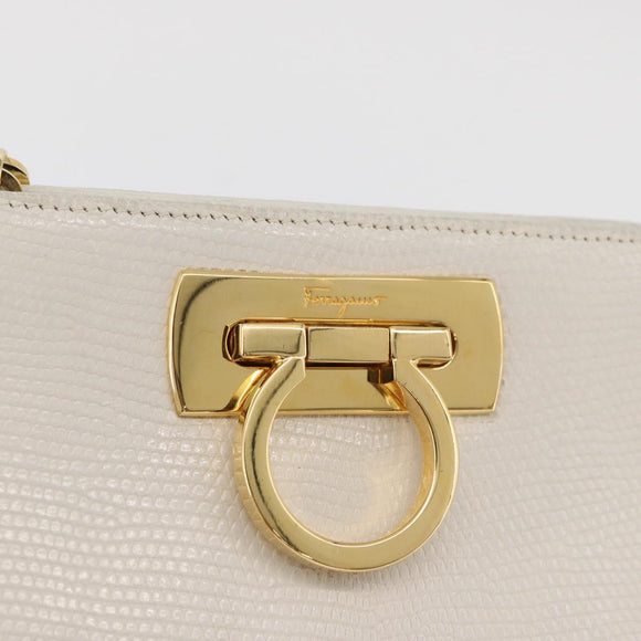 Salvatore Ferragamo Gancini Ketten-Schultertasche Leder Weiß Gold Auth BA13182