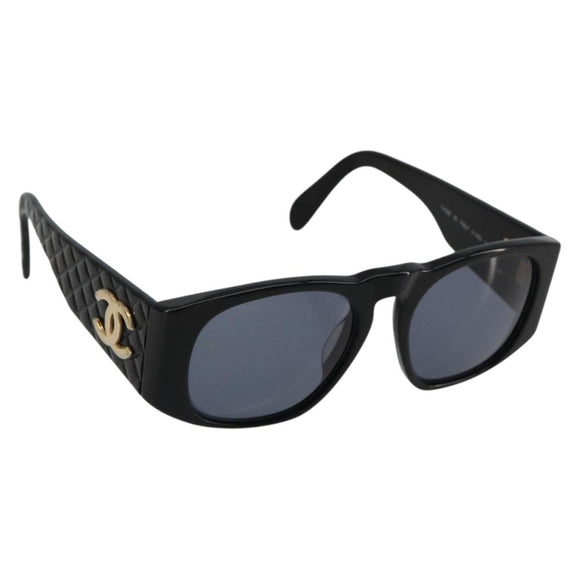 CHANEL Zonnebril plastic Zwart CC Auth BA13228