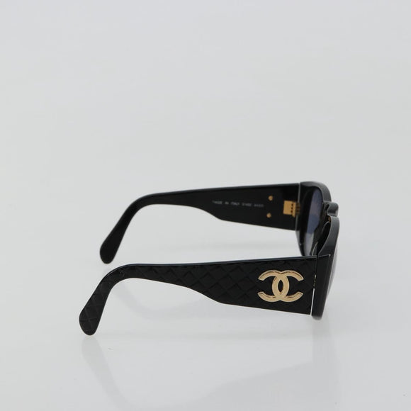 CHANEL Zonnebril plastic Zwart CC Auth BA13228
