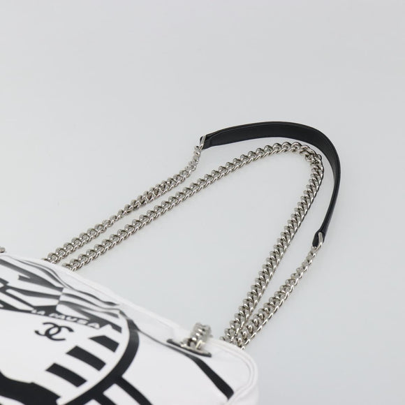 CHANEL La Pausa Chain Bag Patent leather White Silver CC Auth BA13516SAM