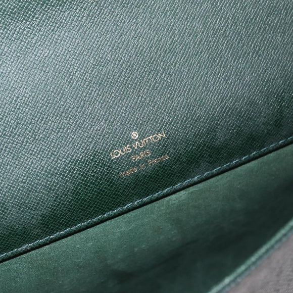LOUIS VUITTON Taiga ServietteKourad Business Bag Epicea T16786 LV Auth BA13918