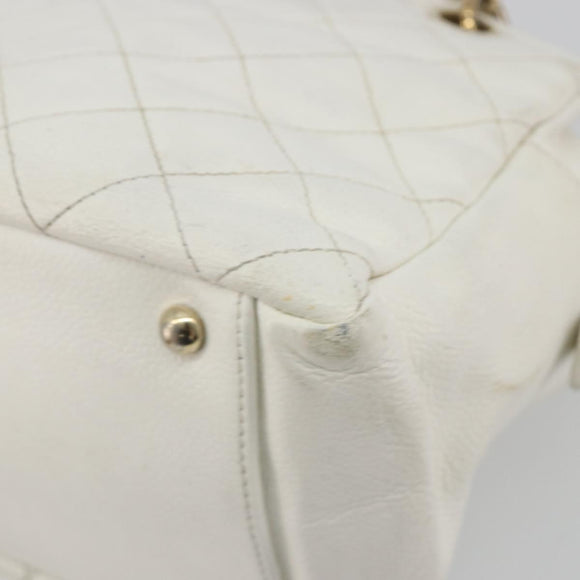 CHANEL Matelasse Chain Shoulder Bag Caviar Skin White Gold CC Auth BA13999