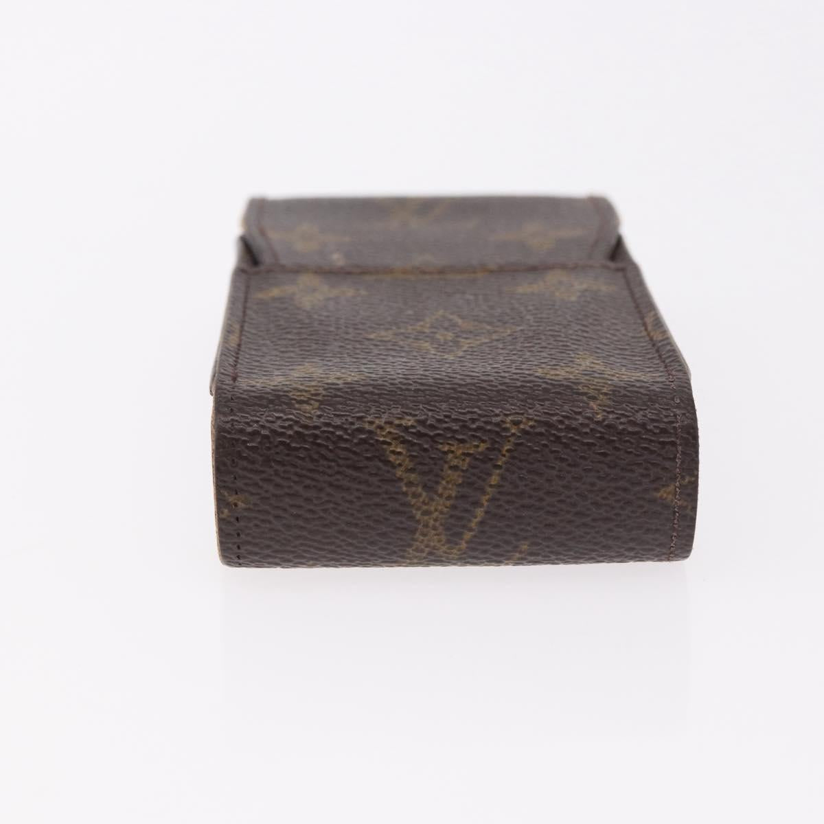 cigarette holder louis vuitton Walker Case Monogram Vernis Yellow Pate Bluefly A new modern motif has been lasered on the metallic plaque hiding the credo humidificator and on the removable wooden tray. Louis Vuitton Damier Ebene tui