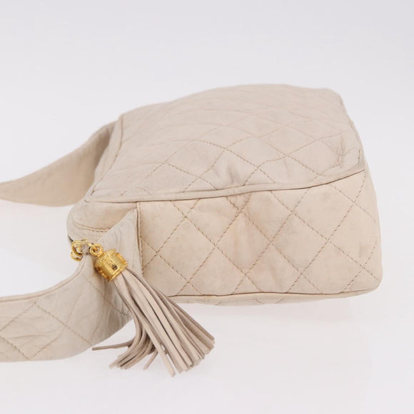 CHANEL Matelasse Shoulder Bag Lamb Skin White Gold CC Auth BA14472