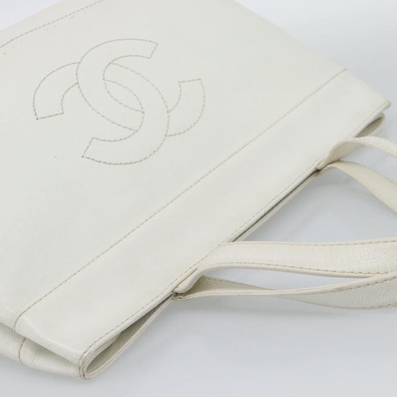 CHANEL Tote Bag Caviar Skin White CC Auth BA14587A
