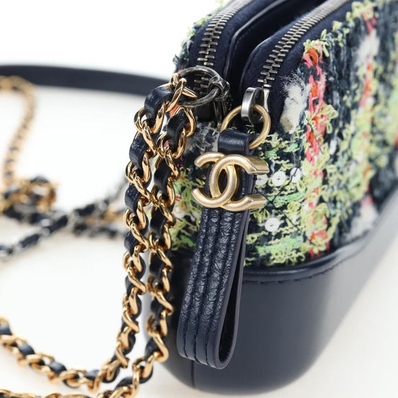 CHANEL Gabrielle de Chanel Chain Shoulder Bag Tweed Navy Gold CC Auth BA14596SAM