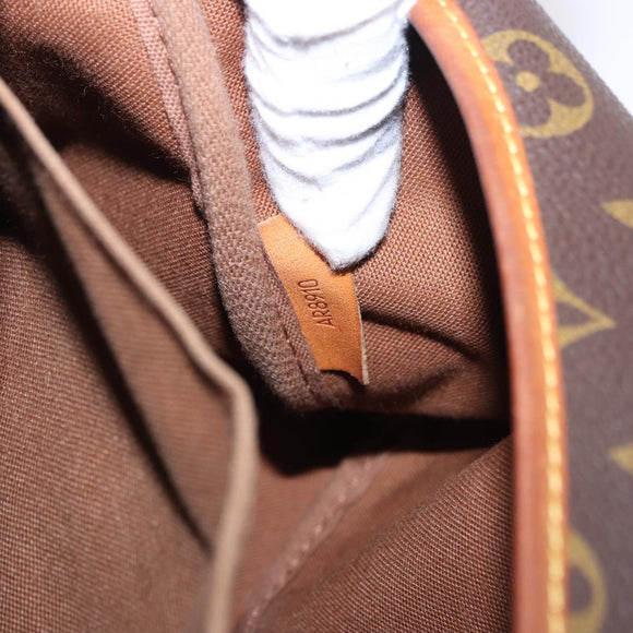 LOUIS VUITTON Monogram Saumur 35 Shoulder Bag M42254 LV Auth BA14675