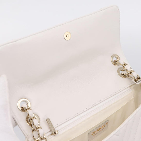 CHANEL V Stitch Chain Chevron Shoulder Bag Leather White Navy CC Auth BA15077SAM