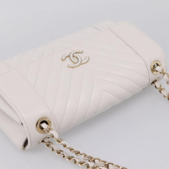 CHANEL V Stitch Chain Chevron Shoulder Bag Leather White Navy CC Auth BA15077SAM