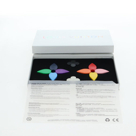 LOUIS VUITTON Wax Crayons & Coloring Book Set Multicolor LV Auth BA15460V