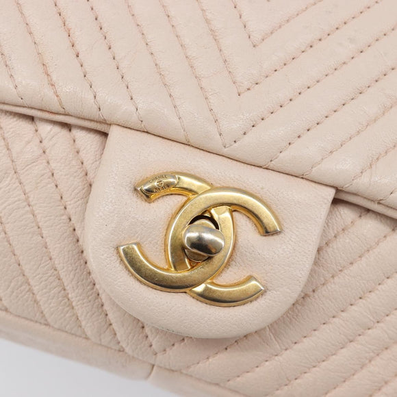 CHANEL V-stitched Chain Shoulder Bag Lamb Skin Ivory Gold Tone CC Auth BA15491V