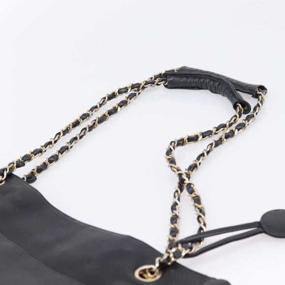 CHANEL Matelasse Chain Shoulder Bag Leather Black Gold Tone CC Auth BA16610