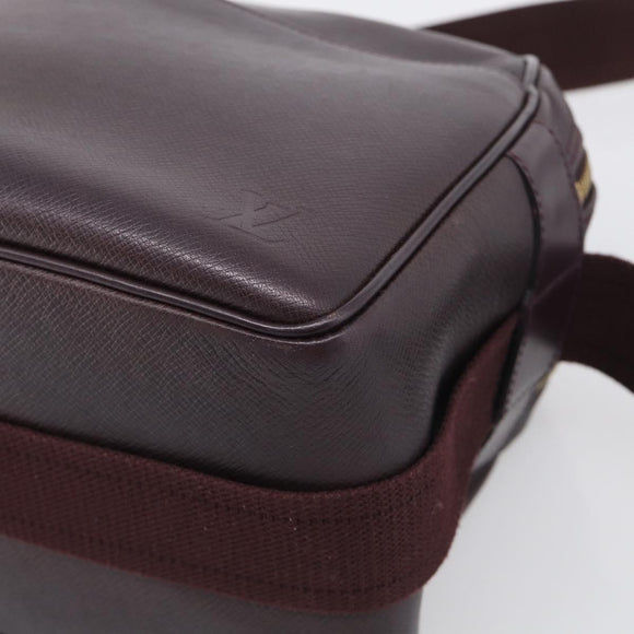 LOUIS VUITTON Taiga Reporter PM Shoulder Bag Acajou M30156 LV Auth BA16802