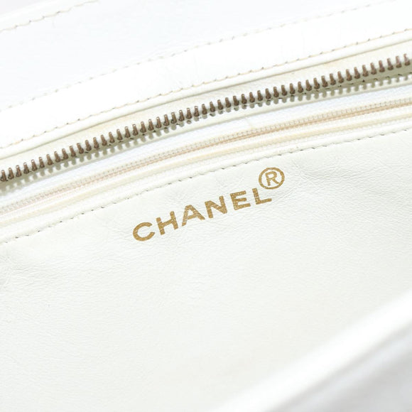 CHANEL Shoulder Bag Caviar Skin White CC Auth BA2340