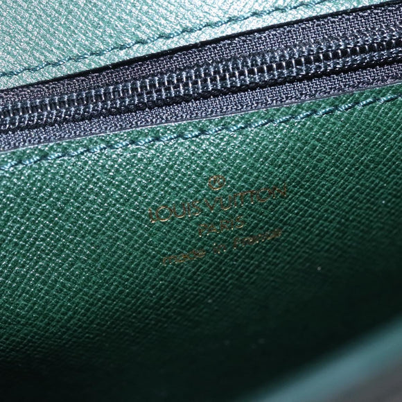 LOUIS VUITTON Taiga Leren Volga Aktetas Epicea M30204 LV Auth BA235