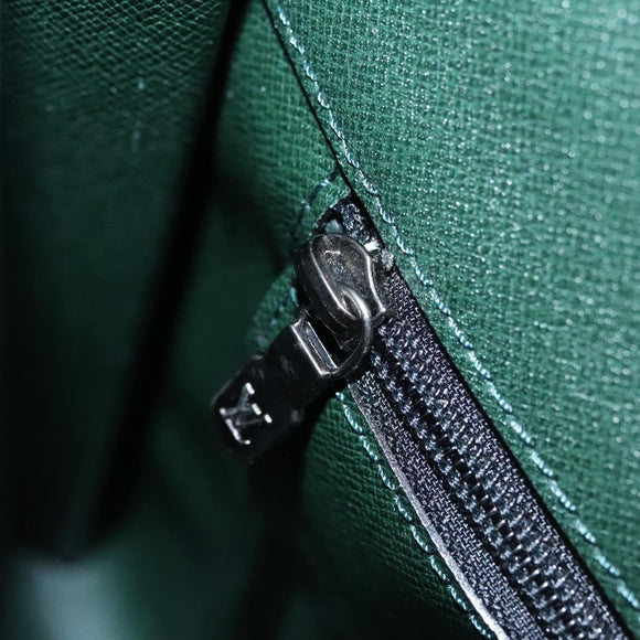 LOUIS VUITTON Taiga Leren Volga Aktetas Epicea M30204 LV Auth BA235