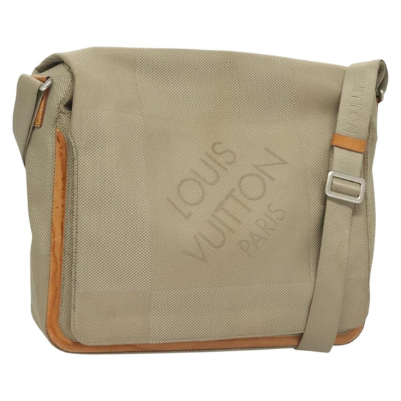 LOUIS VUITTON Damier Geant Messager NM Shoulder Bag Gray LV Auth BA2846