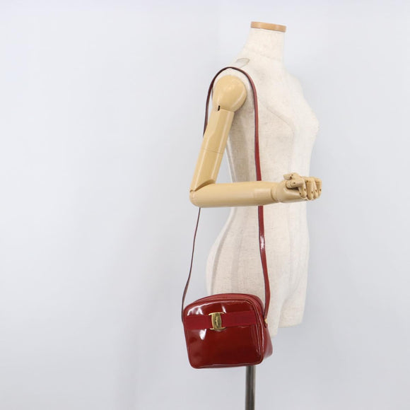 Salvatore Ferragamo Vala Shoulder Bag Patent leather Red Gold Auth BA3910