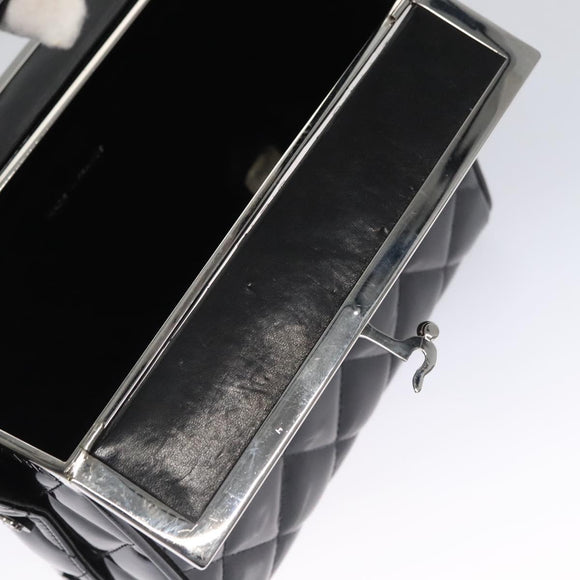 CHANEL Matelasse Hand Bag Patent leather Black CC Auth BA452AV