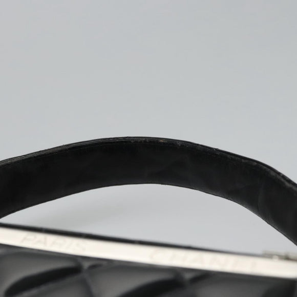 CHANEL Matelasse Hand Bag Patent leather Black CC Auth BA452AV