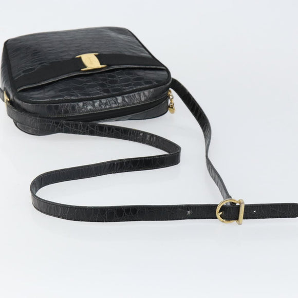 Salvatore Ferragamo Vala Shoulder Bag Leather Embossed Black Gold Auth BA6288