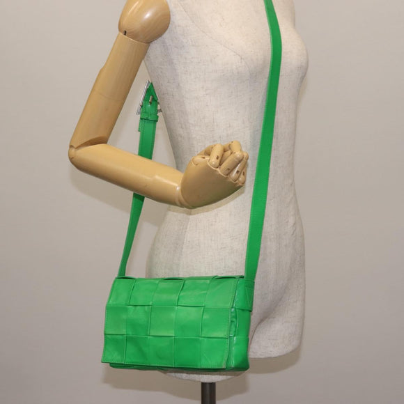 BOTTEGA VENETA MAXI INTRECCIATO Cassette Shoulder Bag Leather Green Auth BA6369