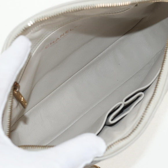 CHANEL Matelasse Chain Shoulder Bag Leather White CC Auth BA6864A