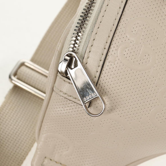 GUCCI GG Emboss Body Bag White Silver 645093 Auth BA7268M