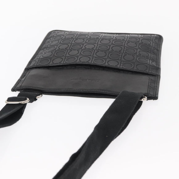 Salvatore Ferragamo Gancini Shoulder Bag Leather Black Silver Auth BA7535