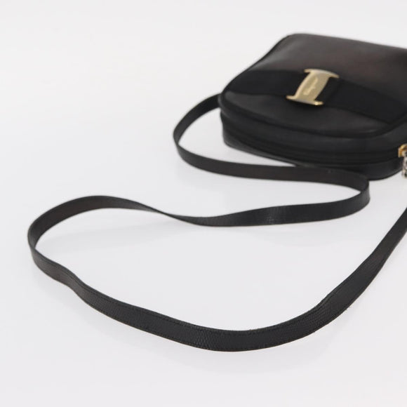Salvatore Ferragamo Vala Shoulder Bag Leather Black Gold Auth BA7662