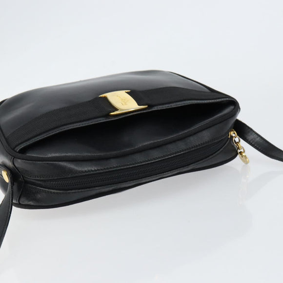 Salvatore Ferragamo Vala Shoulder Bag Leather Black Gold Auth BA7671