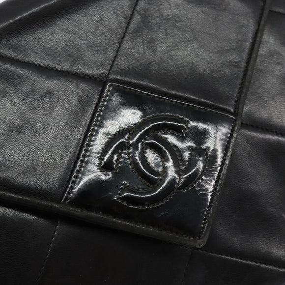 CHANEL Matelasse Shoulder Bag Lamb Skin Black Gold CC Auth BA8034
