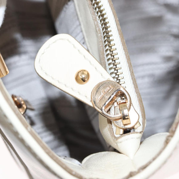 Salvatore Ferragamo Gancini Chain Hand Bag Leather White Gold Auth BA8685