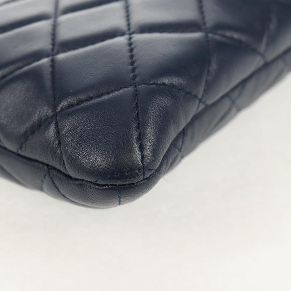 CHANEL Matelasse Chain Phone Case Bag Lamb Skin Navy Gold CC Auth BA8715SAV