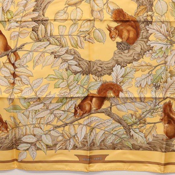 HERMES Carre 90 Scarf ""Casse Noisette"" Silk Beige Auth BA9454