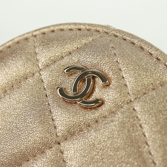 CHANEL Matelasse Air Pods Etui 2024 Jahresgeschenk Lammleder Gold CC Auth BA9648SM