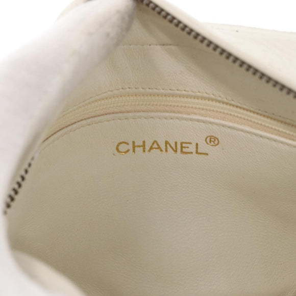 CHANEL Matelasse Shoulder Bag Lamb Skin White Gold CC Auth BA9689